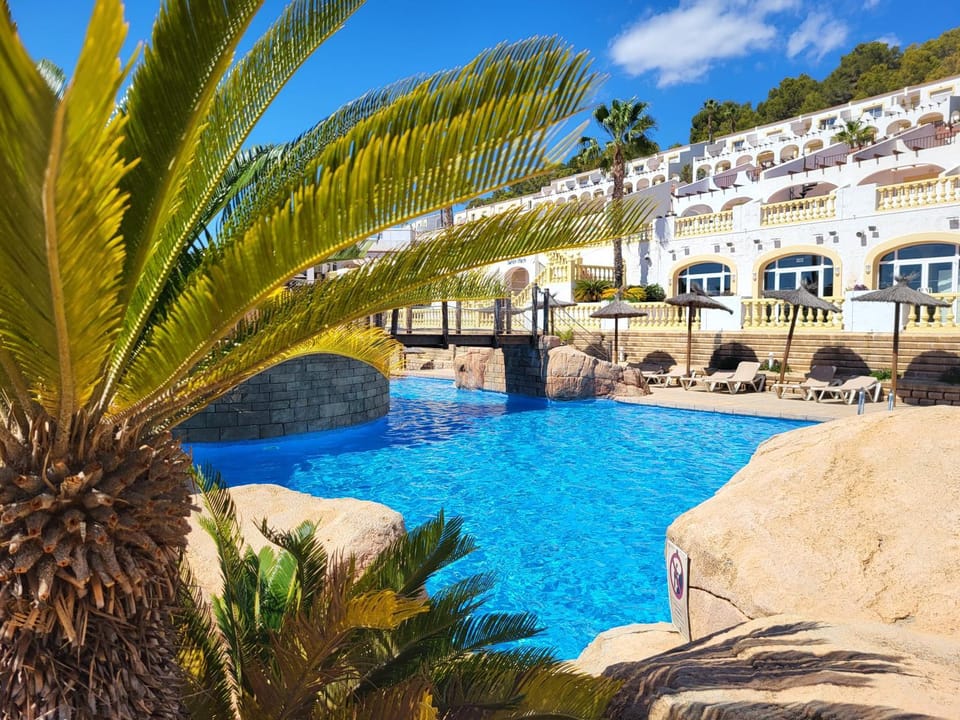 Pool view, Swimming pool, sunbed