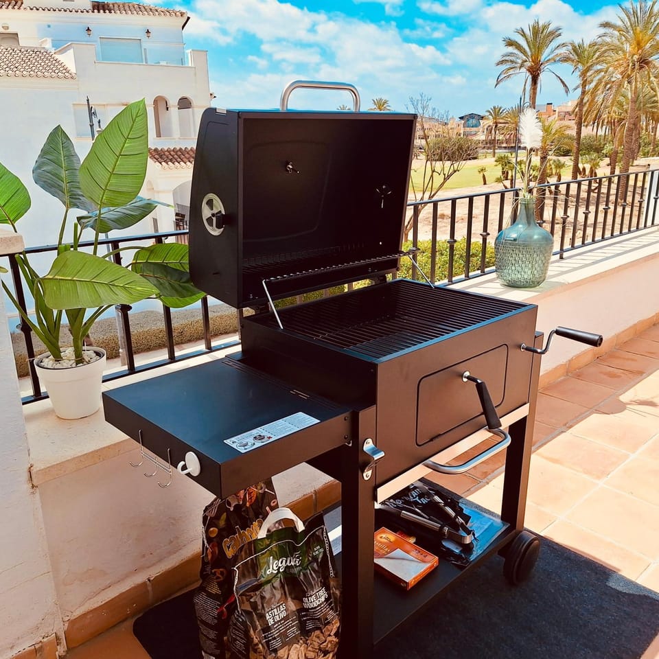Day, BBQ facilities, View (from property/room), Balcony/Terrace, Food