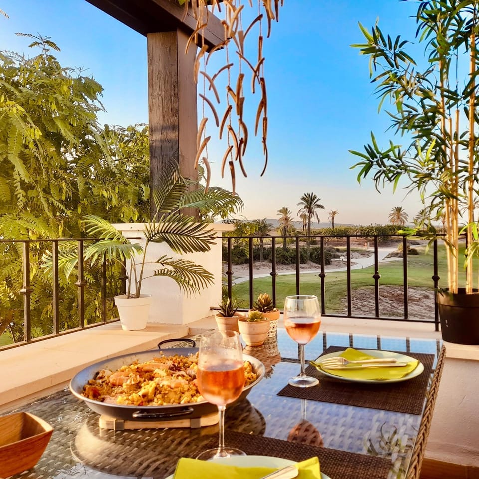 Patio, Day, View (from property/room), Balcony/Terrace, Food and drinks, Decorative detail, Dining area, Food, Lunch, Dinner, Drinks, Alcoholic drinks