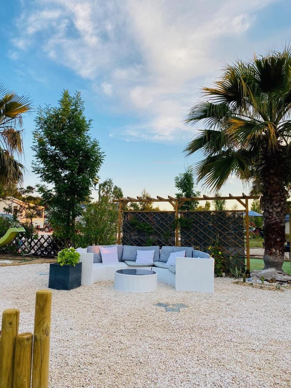 Mobil home, jacuzzi, vélos, barbecue et mer et plage à 300m Campground/ 
RV Resort in Hyères