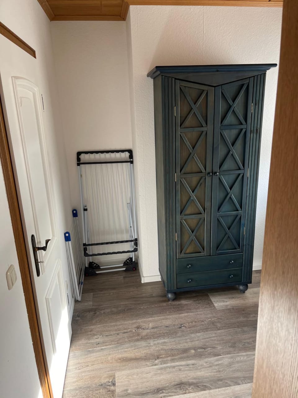 Photo of the whole room, wardrobe