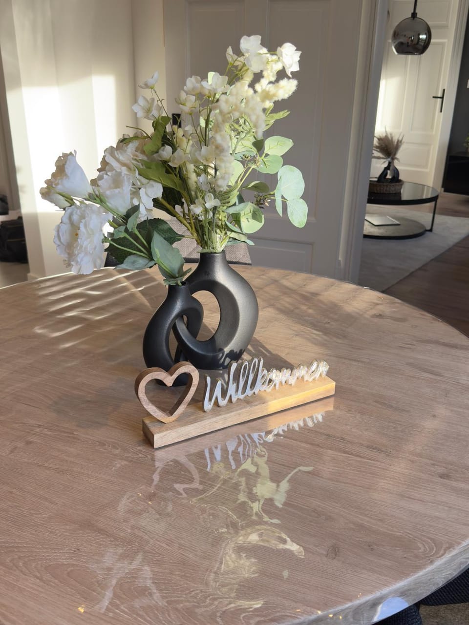 Dining area, kitchen
