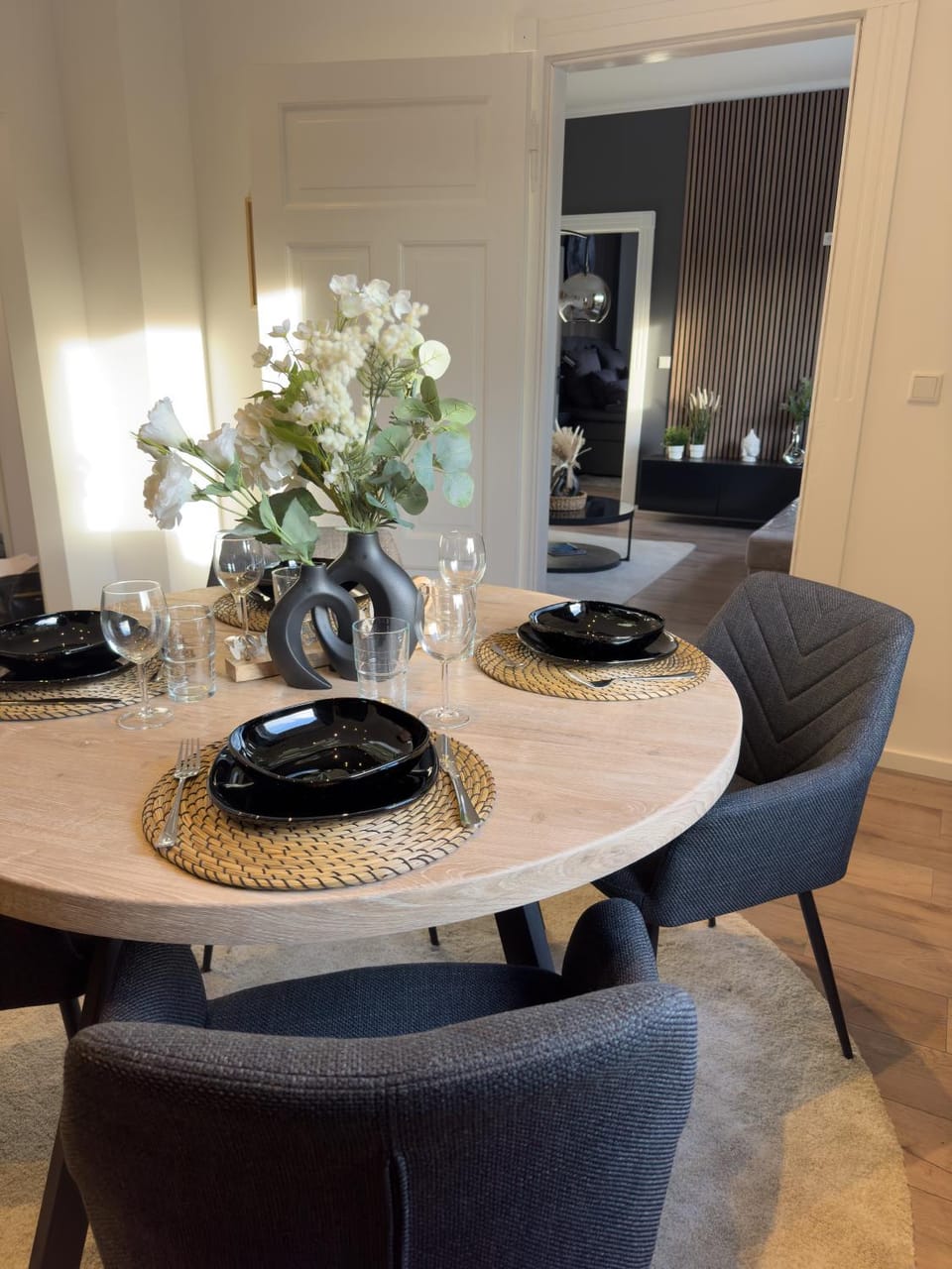 Seating area, kitchen