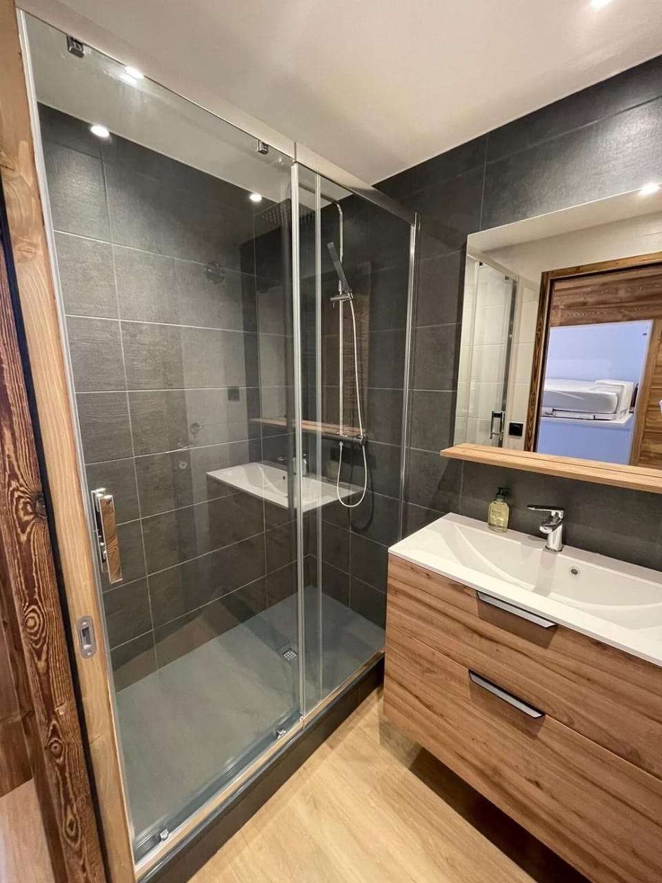 Résidence Rond Point Des Pistes A - Appartement 2 pèces rénové, pieds des pistes MAE-2861 Apartment in Tignes