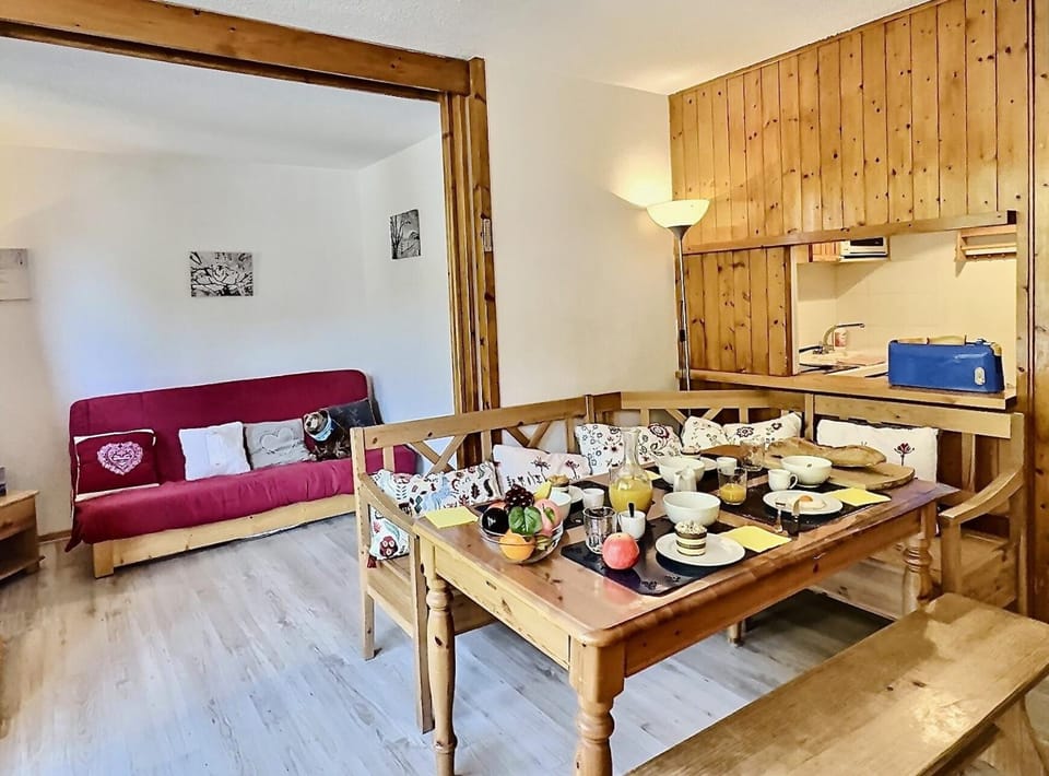 Résidence Val D'illaz - Agréable appartement 2 pièces cabine pour 6 personnes situé à Val d'Isère, proche du centre de la station MAE-5101 Cabin in Val dIsere