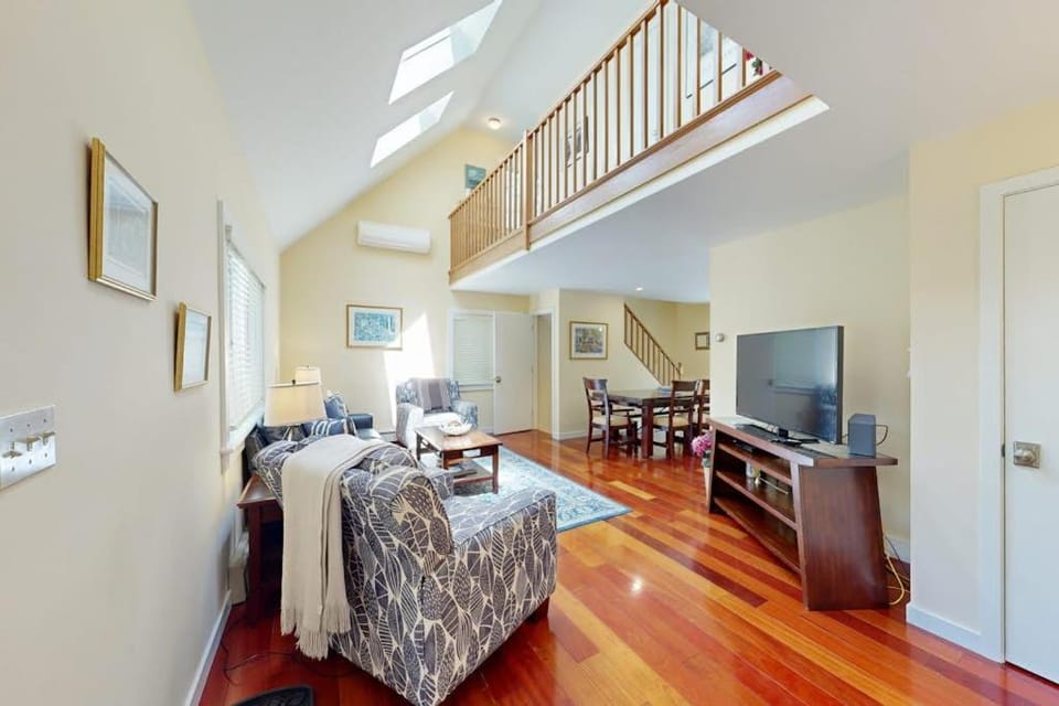 Set Sail House in Tisbury