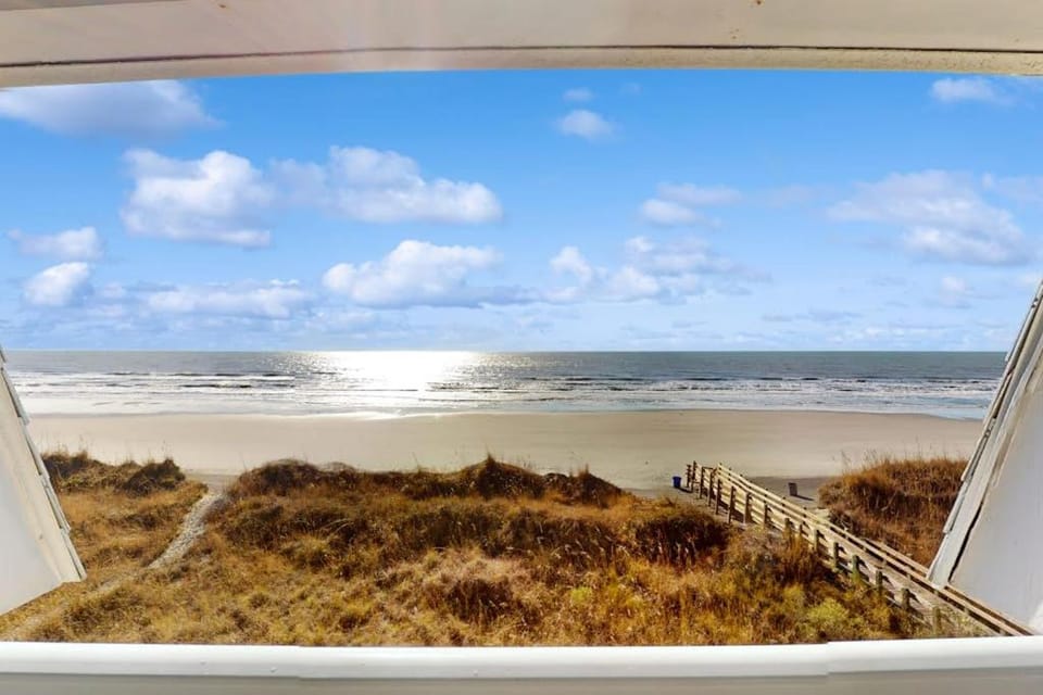 Ocean Wave Retreat Apartment in North Myrtle Beach