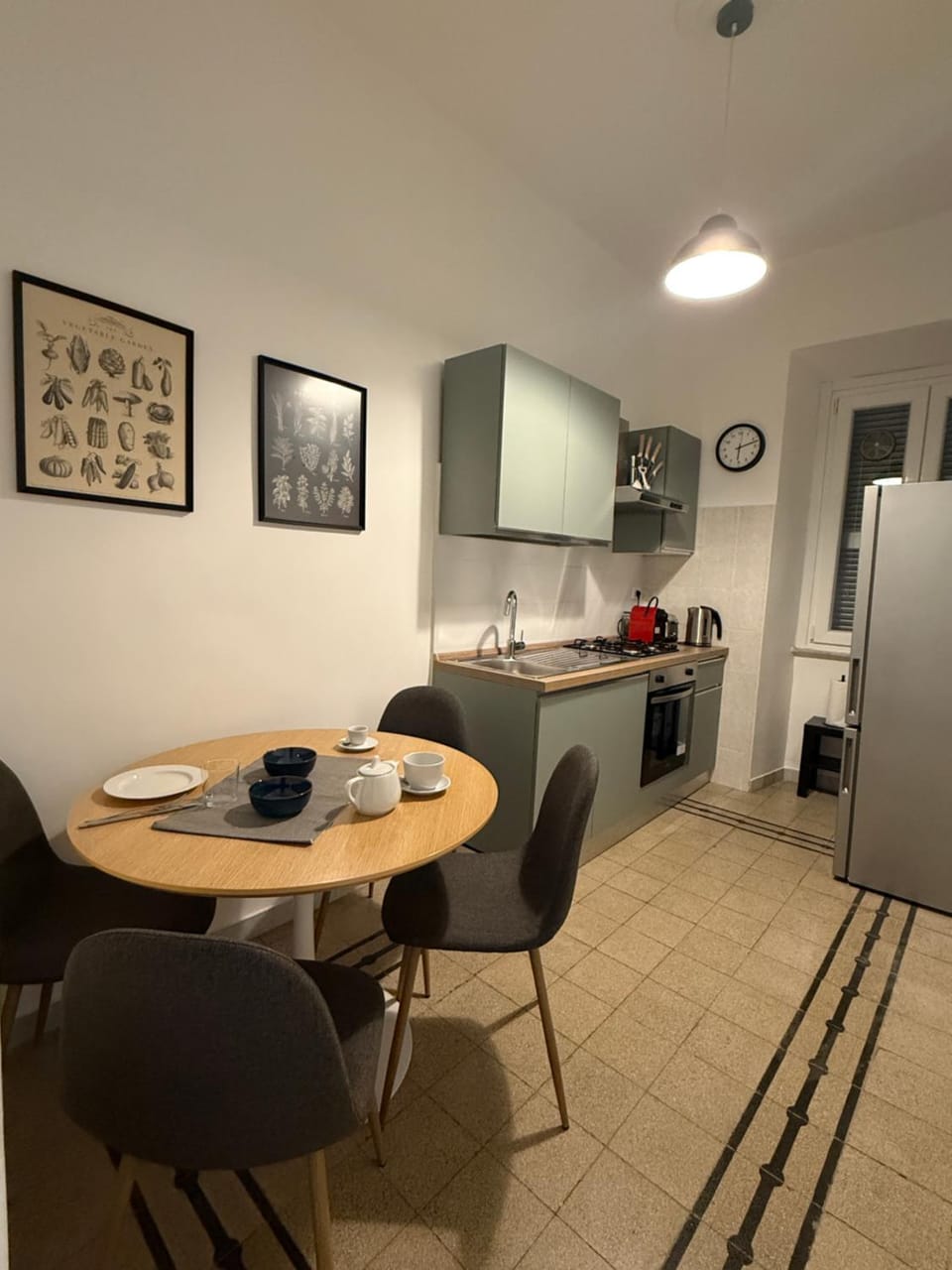 Kitchen or kitchenette, Dining area, oven, stove, toaster