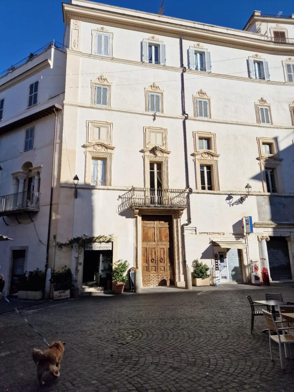 Property building, Day, Location