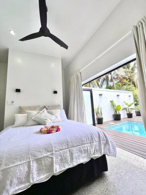 Bed, Bedroom, Pool view, Swimming pool