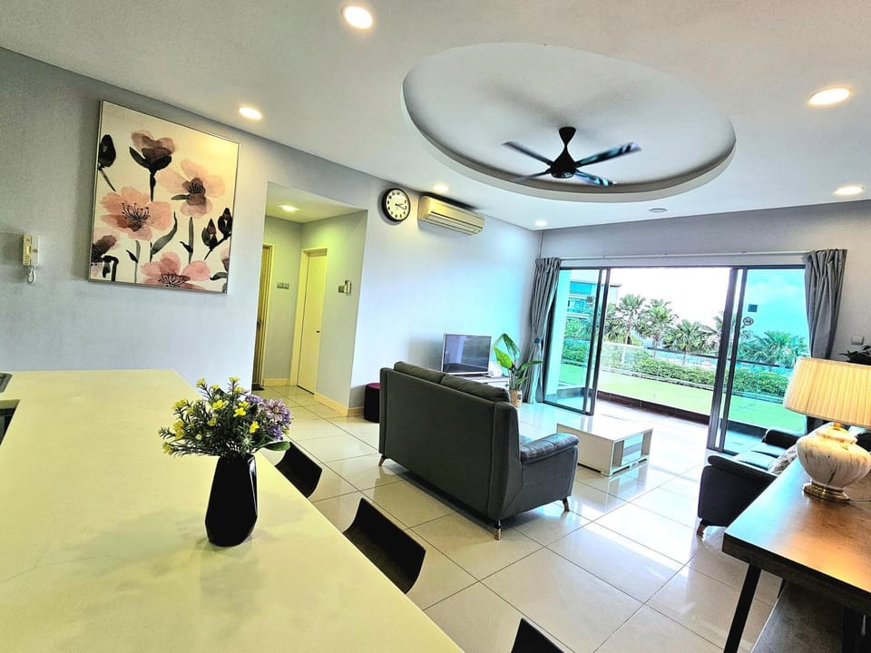 Seating area, Dining area