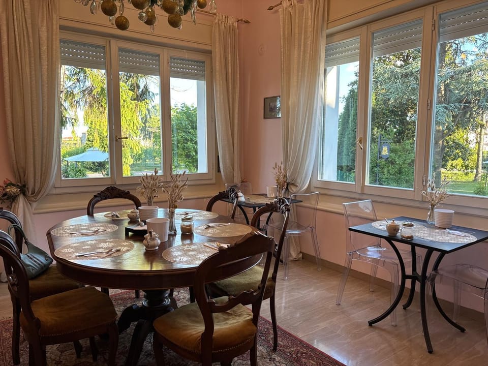 Communal lounge/ TV room, Breakfast, Continental breakfast, Buffet breakfast, Italian breakfast