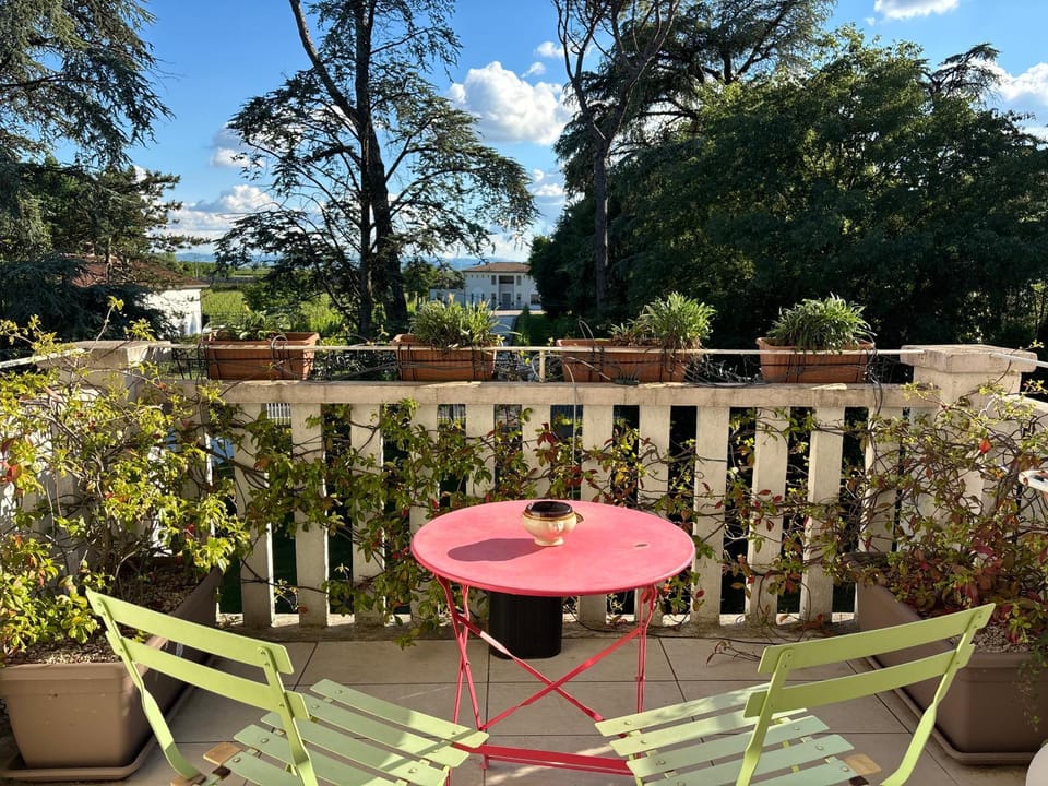 View (from property/room), Balcony/Terrace, Garden view