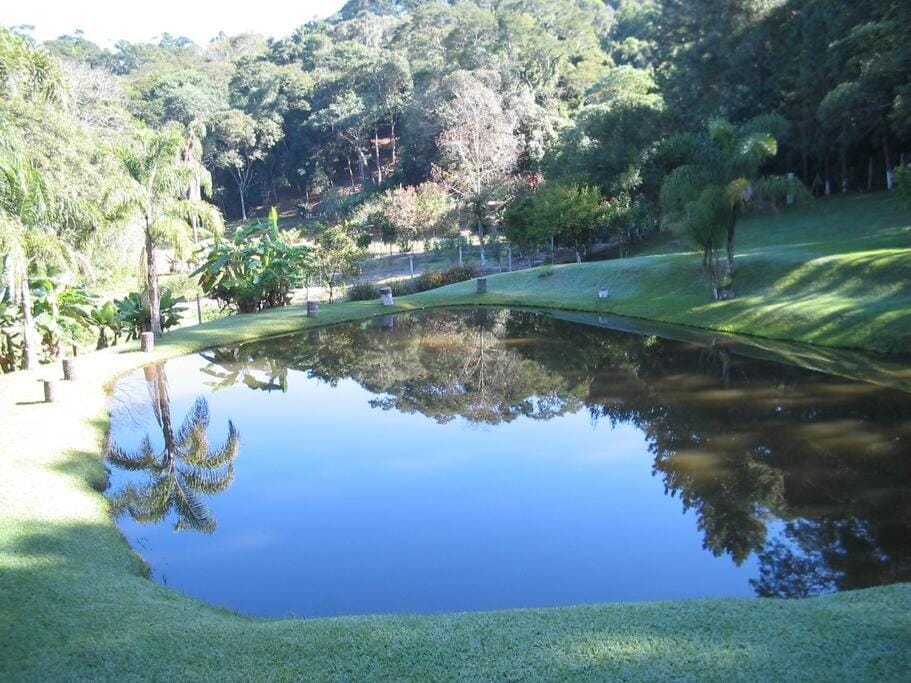 Linda chácara em Ibiuna com lago e piscina House in State of São Paulo