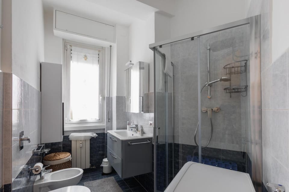 Shower, Toilet, Bathroom, Quiet street view, bidet, internet, washing machine