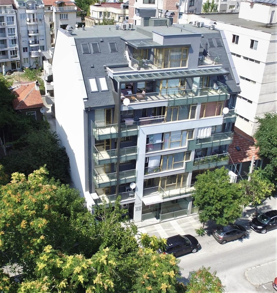 Property building, Bird's eye view