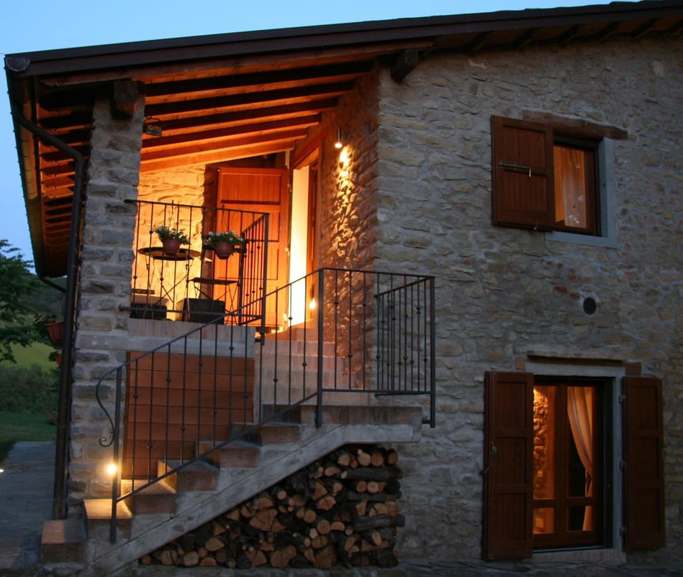 Facade/entrance, Balcony/Terrace