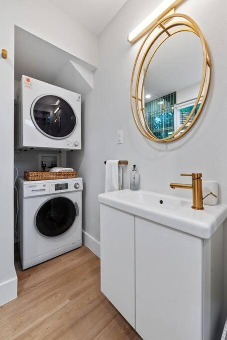 Tiny House-Sleeps 4-Kitchen-Washer/Dryer-Patio House in Austin