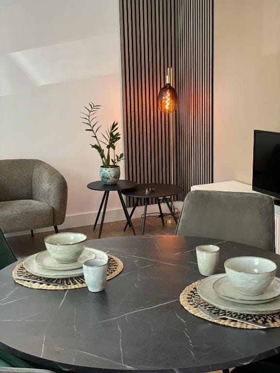 TV and multimedia, Seating area