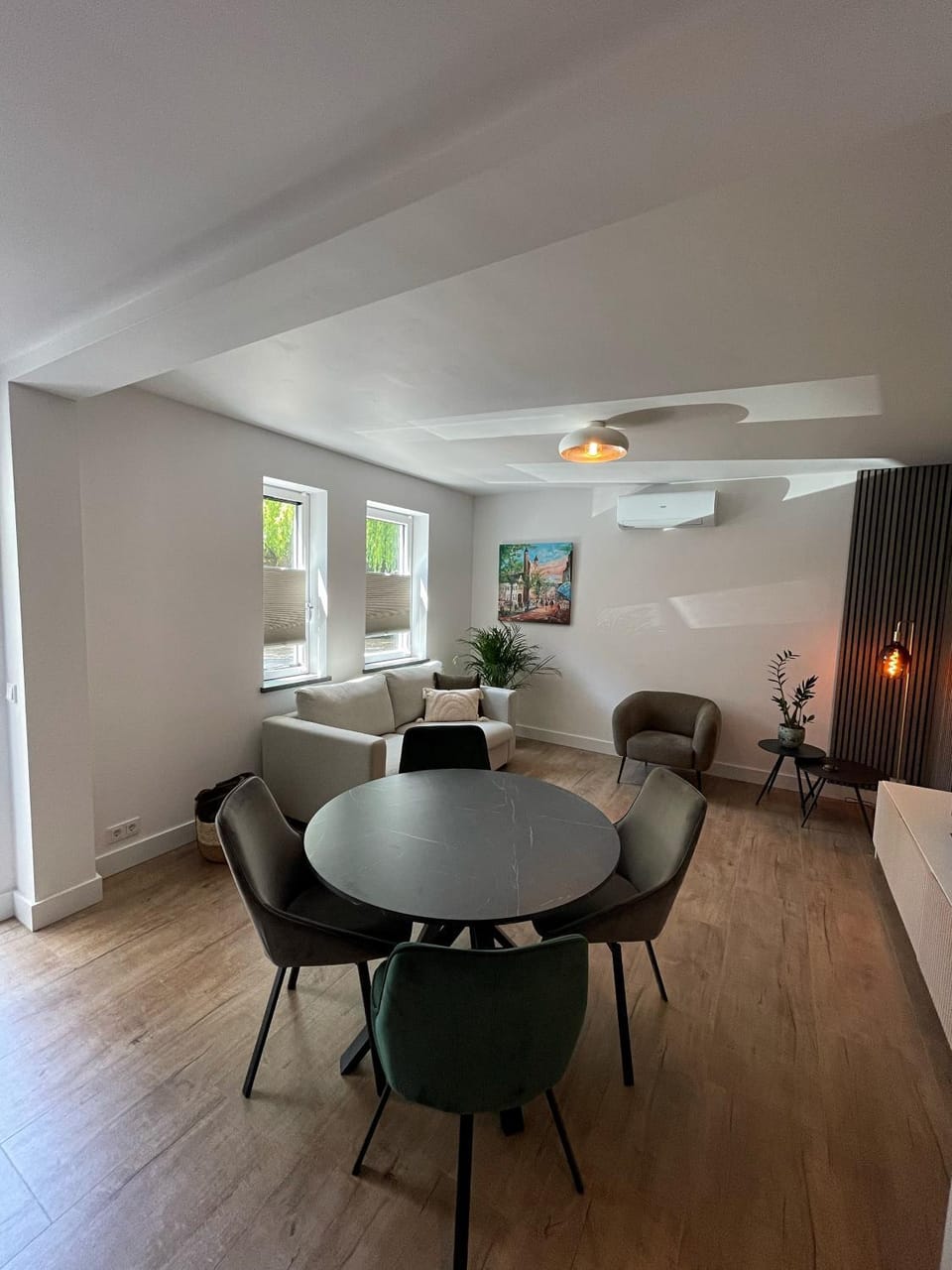 Living room, Seating area, Dining area