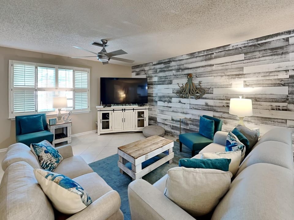TV and multimedia, Living room, Seating area, furniture