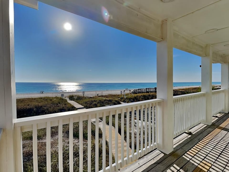View (from property/room), Balcony/Terrace, Beach