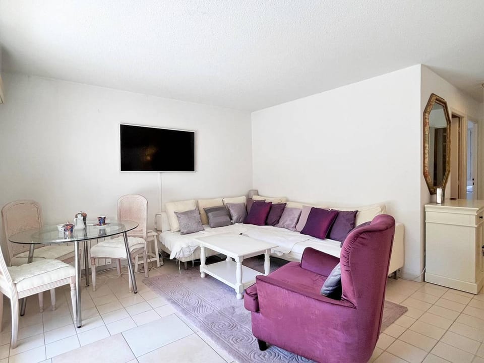 Appt Duplex 3P avec Terrasse et Parking - Le Lavandou - FR-1-251-529 Apartment in Le Lavandou