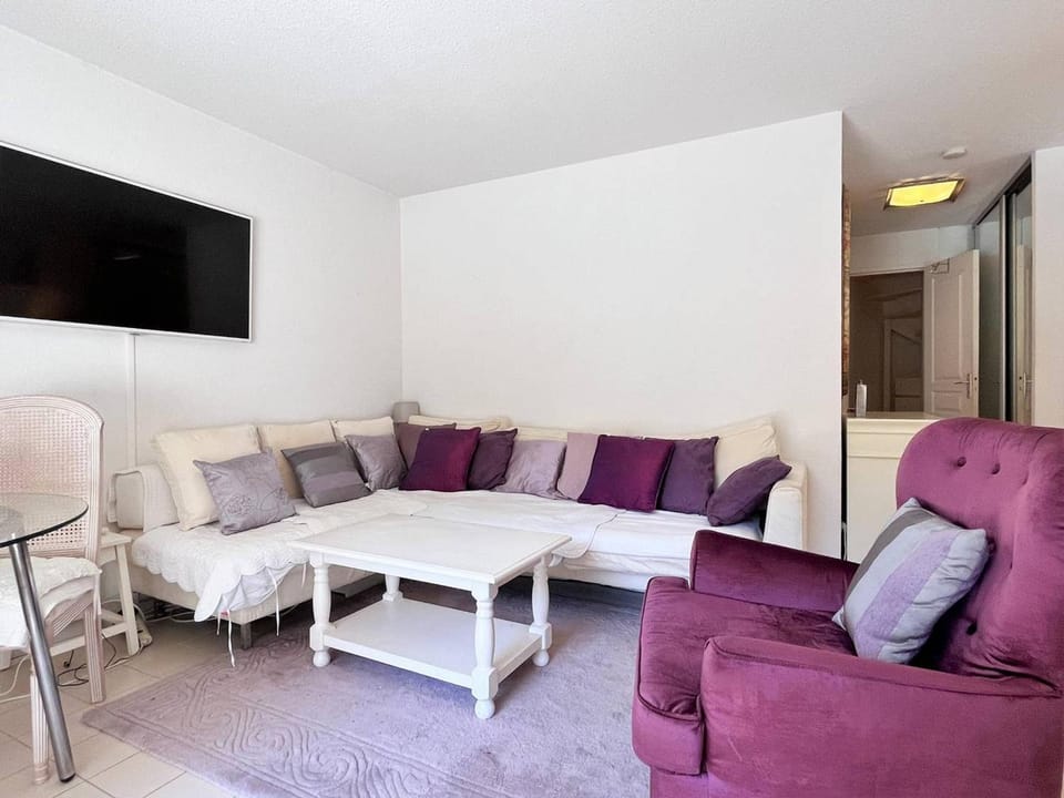 Appt Duplex 3P avec Terrasse et Parking - Le Lavandou - FR-1-251-529 Apartment in Le Lavandou