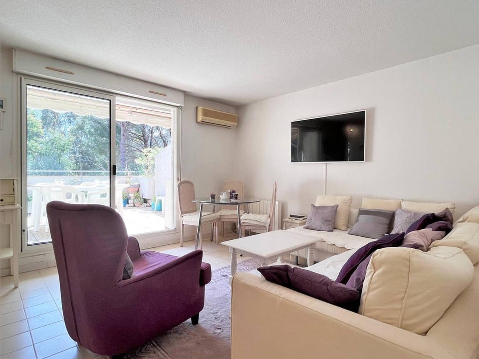 Appt Duplex 3P avec Terrasse et Parking - Le Lavandou - FR-1-251-529 Apartment in Le Lavandou