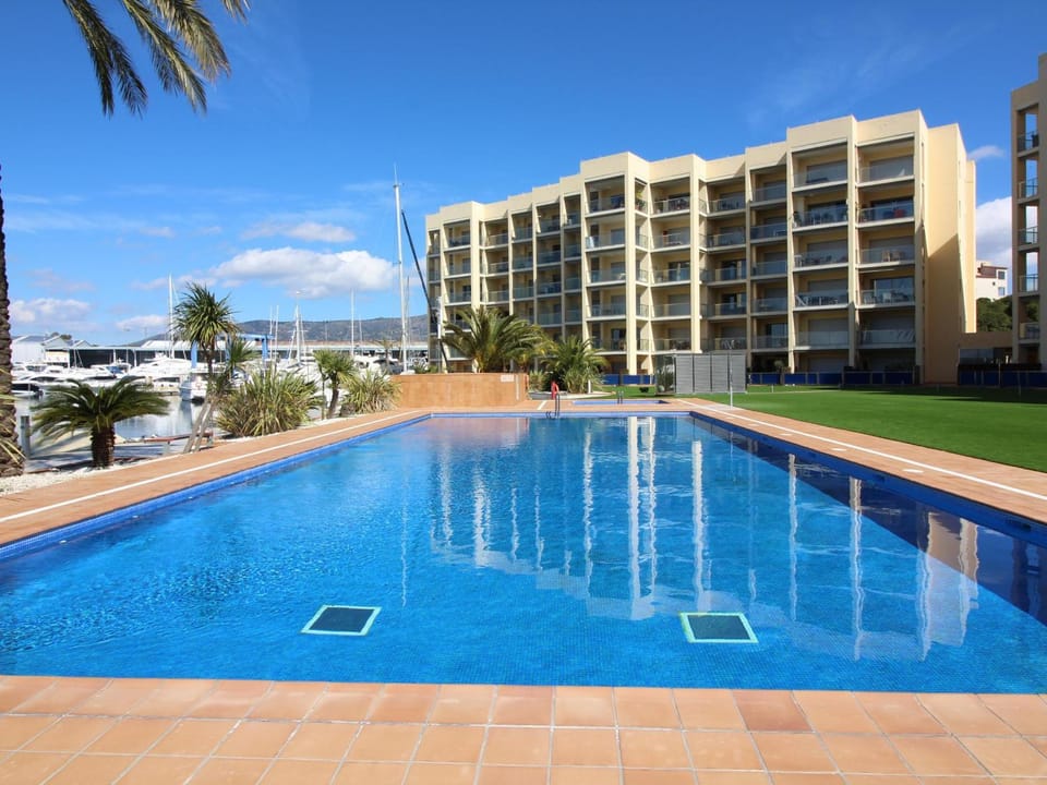 Apartamento luminoso en Santa Margarita con terraza y piscina, cerca de la playa de la Rubina - ES-258-79 Apartment in Roses