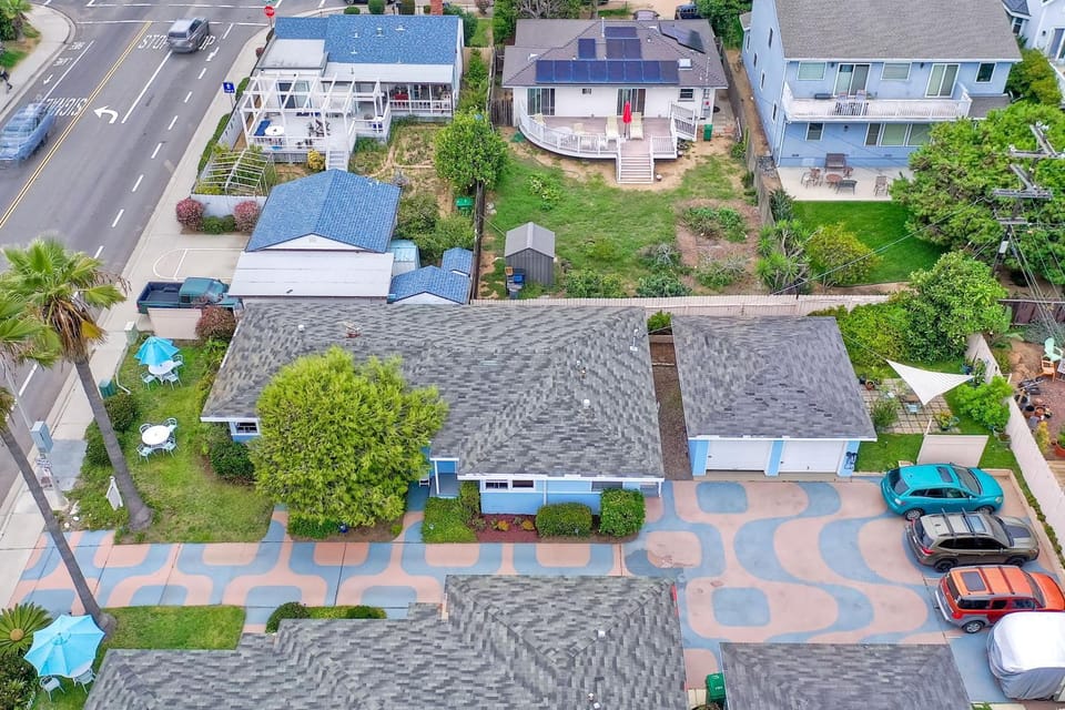 Walk 2 Beach, EV Charger, Outdoor Dining, 2 Units House in Carlsbad