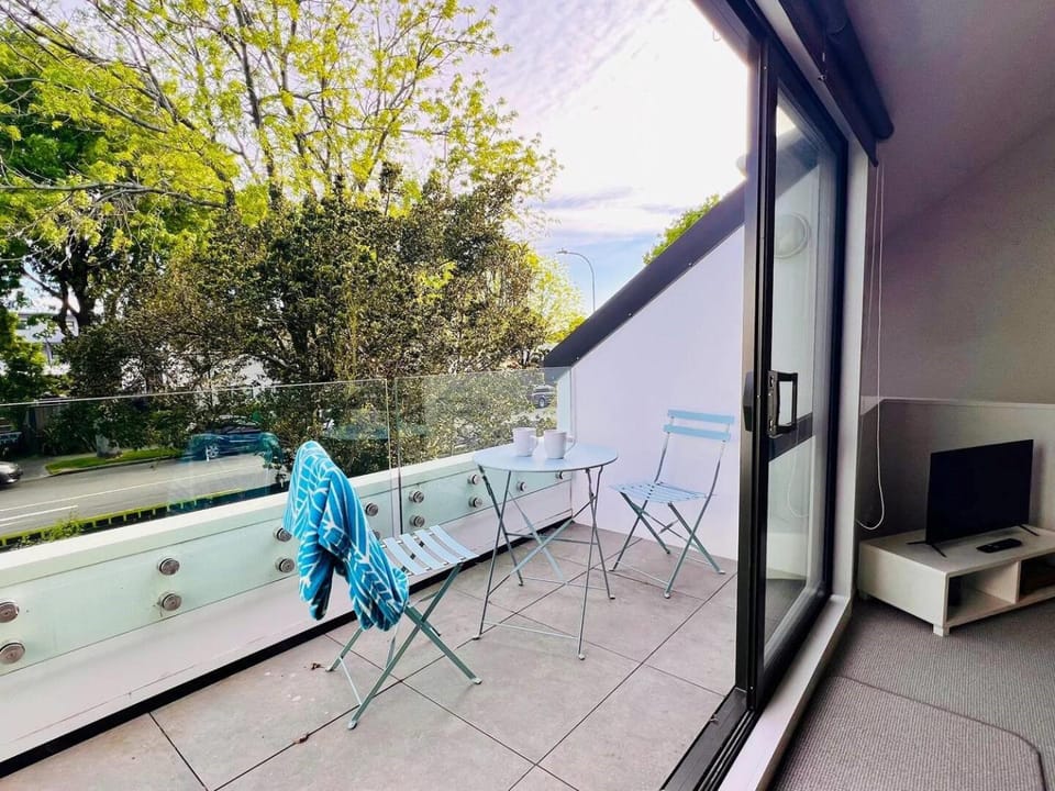 TV and multimedia, Balcony/Terrace, Seating area