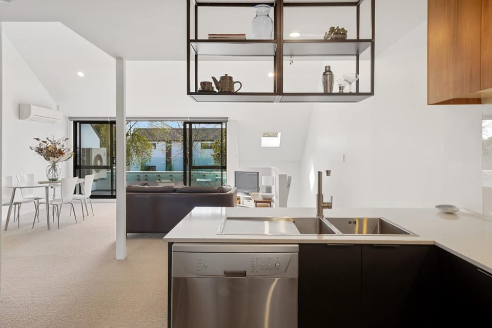 Kitchen or kitchenette, Seating area, Dining area
