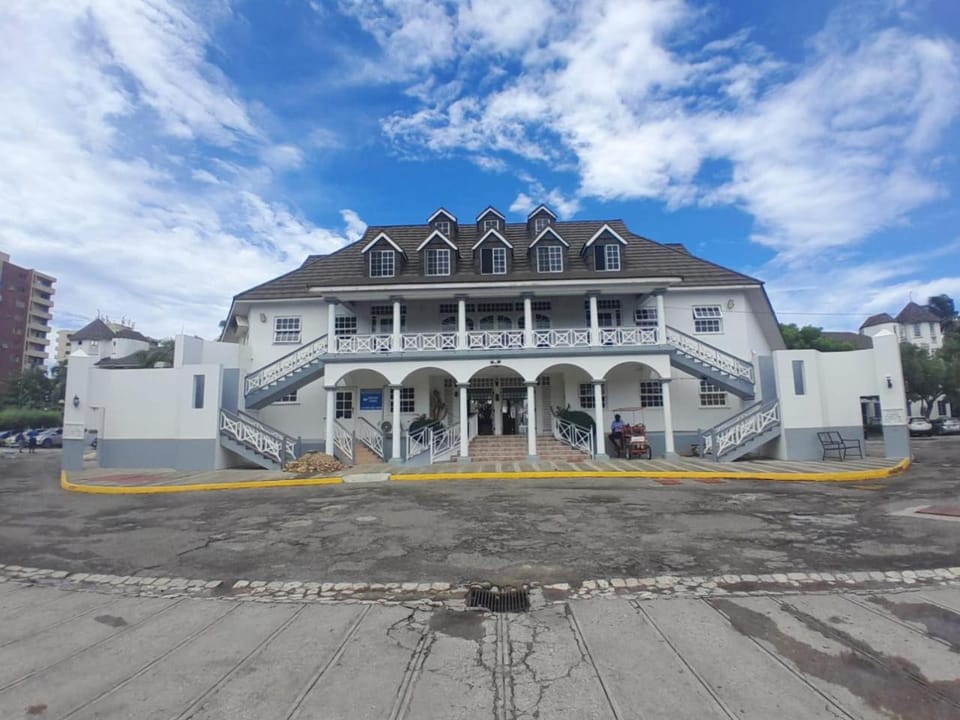 Property building, Location