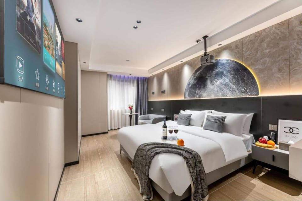 Bed, TV and multimedia