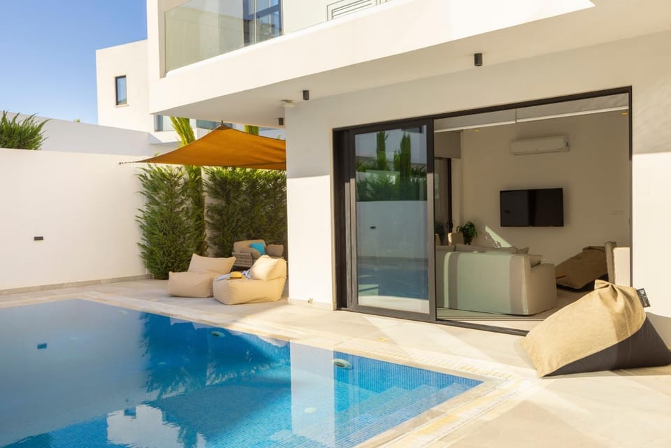 Patio, Swimming pool