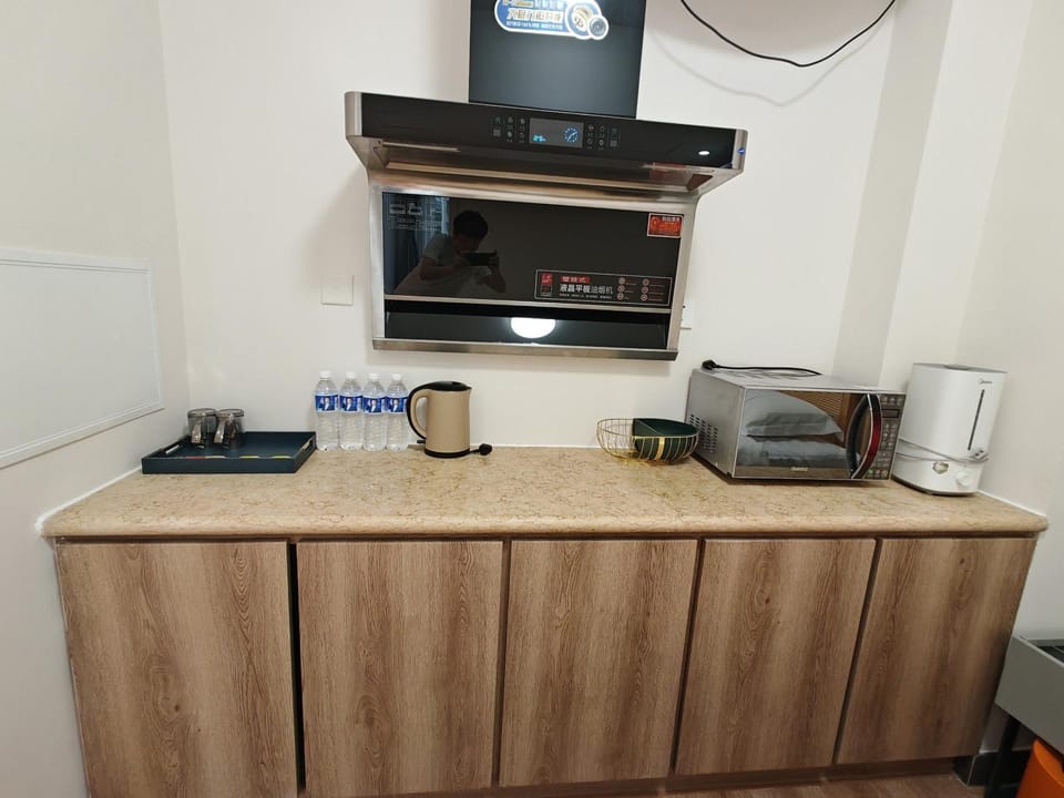 Kitchen or kitchenette, kitchen