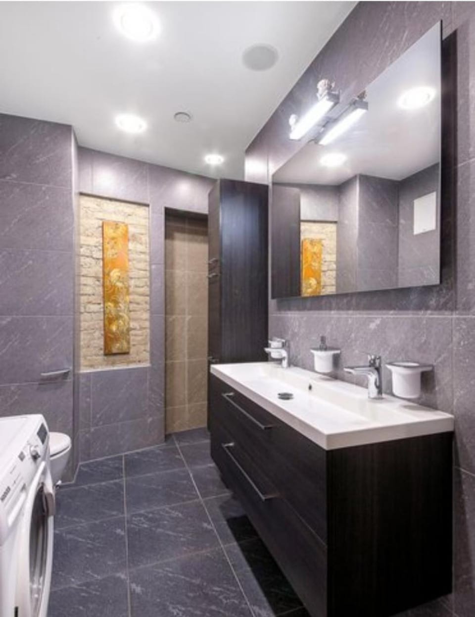 Toilet, Bathroom, towels, washing machine, dryer