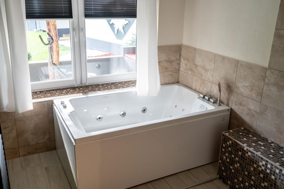 Hot Tub, Bathroom, Bath