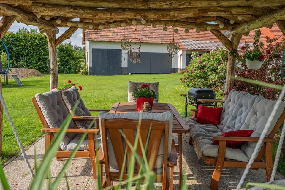 Patio, Garden, Seating area, Dining area, Garden view