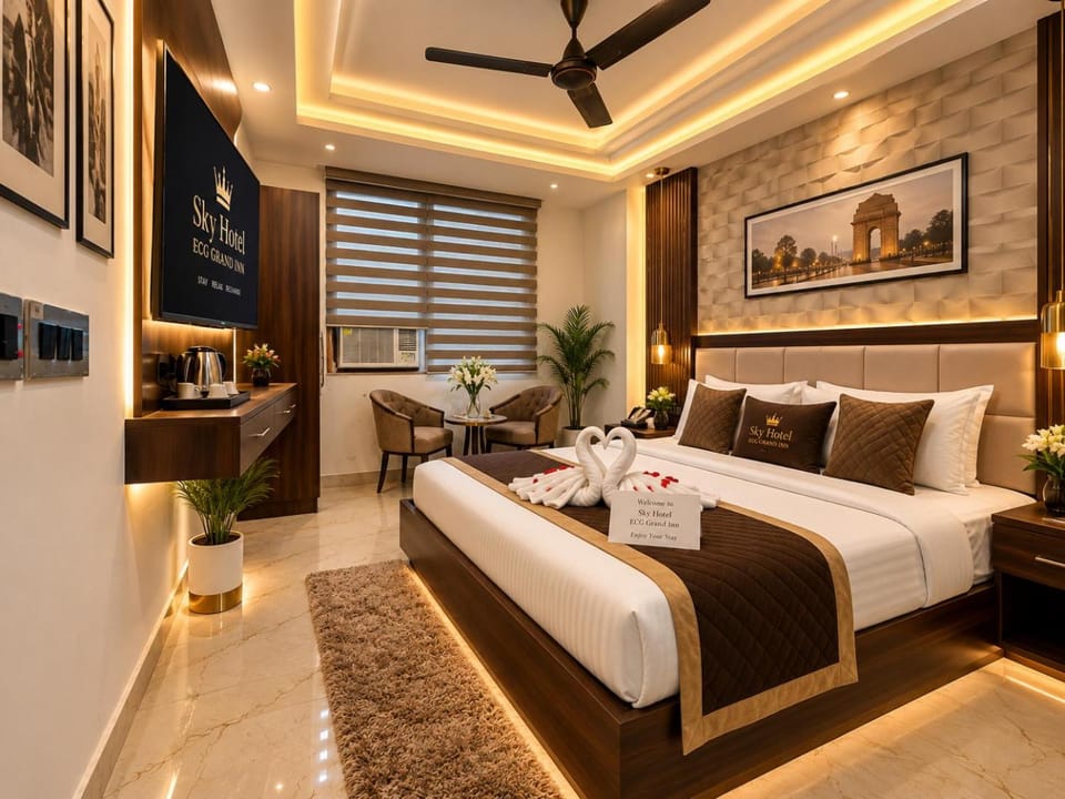 Bed, TV and multimedia, Living room, Photo of the whole room, Seating area, Bedroom, fireplace, air conditioner