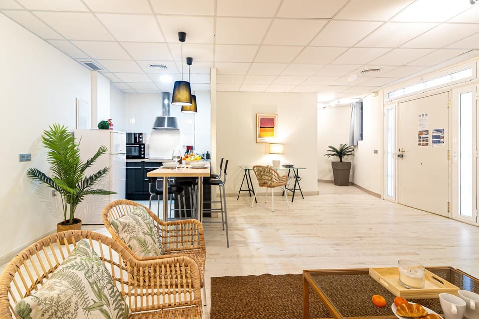 Kitchen or kitchenette, Living room