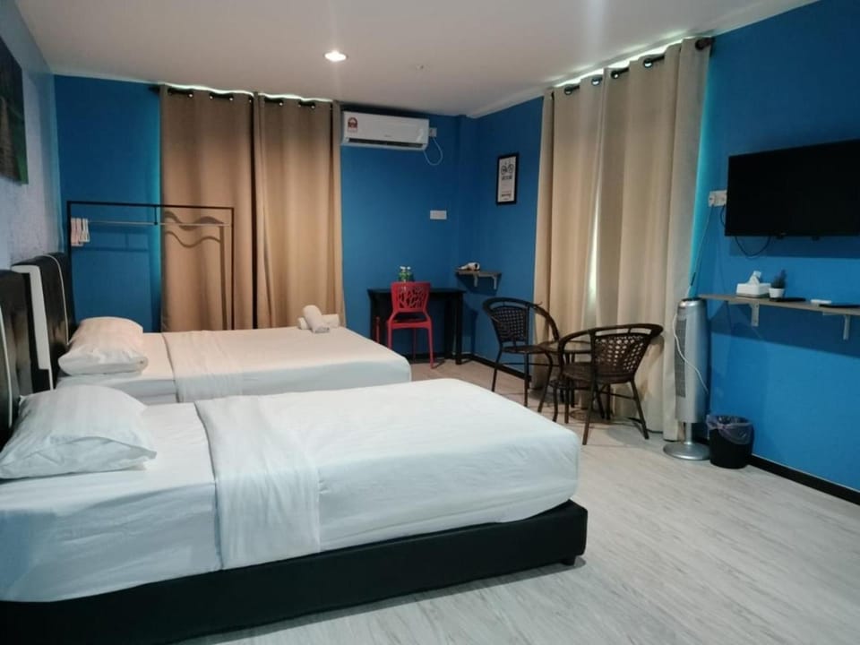 Bed, TV and multimedia, Photo of the whole room, air conditioner