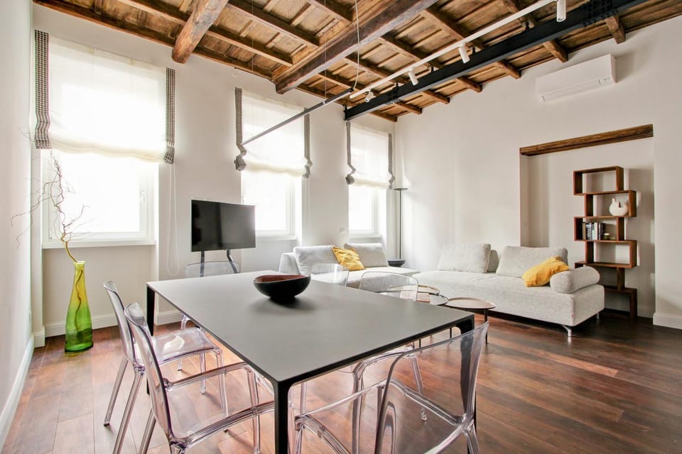 TV and multimedia, Living room, Seating area, Dining area