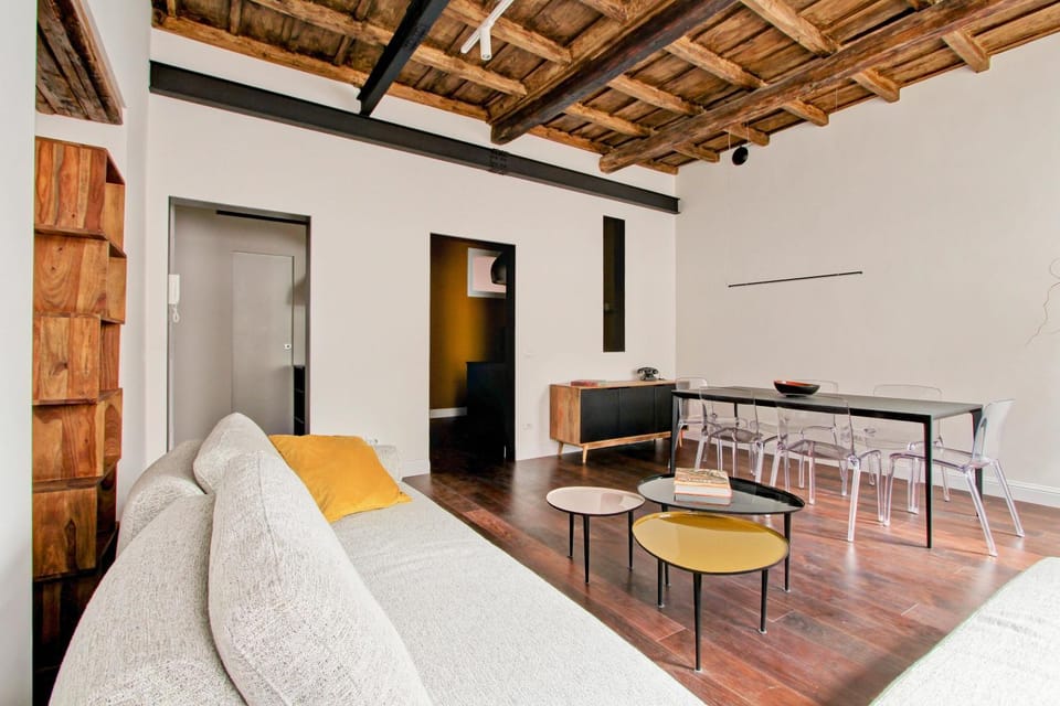 Living room, Seating area, Dining area