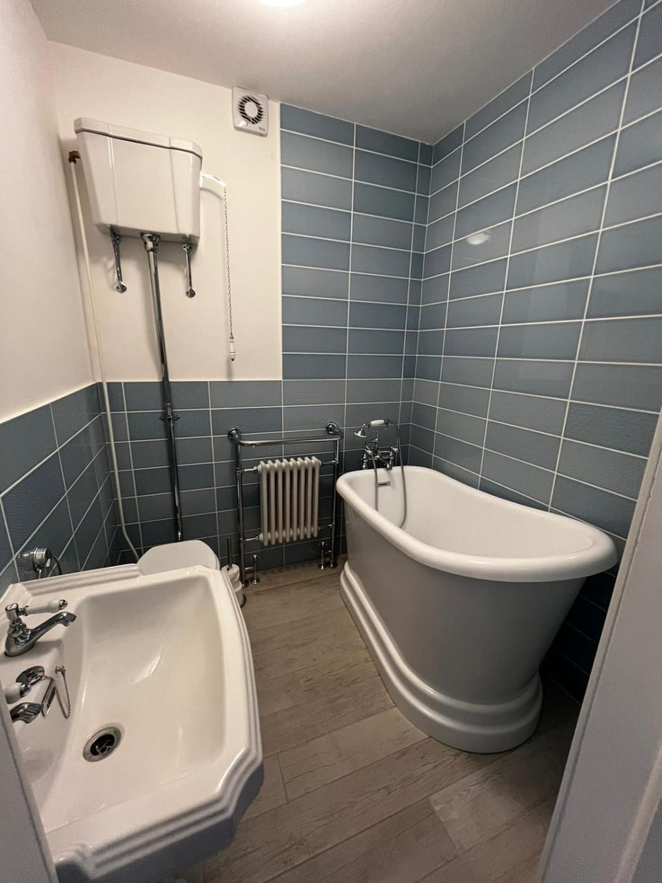 Bathroom, Bath, towels