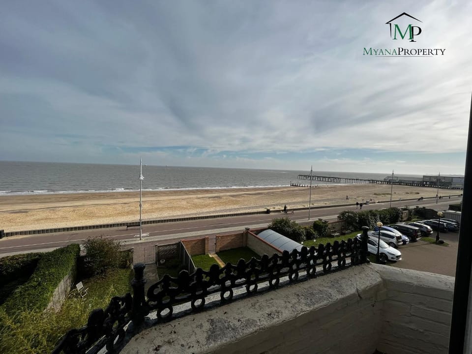 Luxury Penthouse Apartment Apartment in Lowestoft