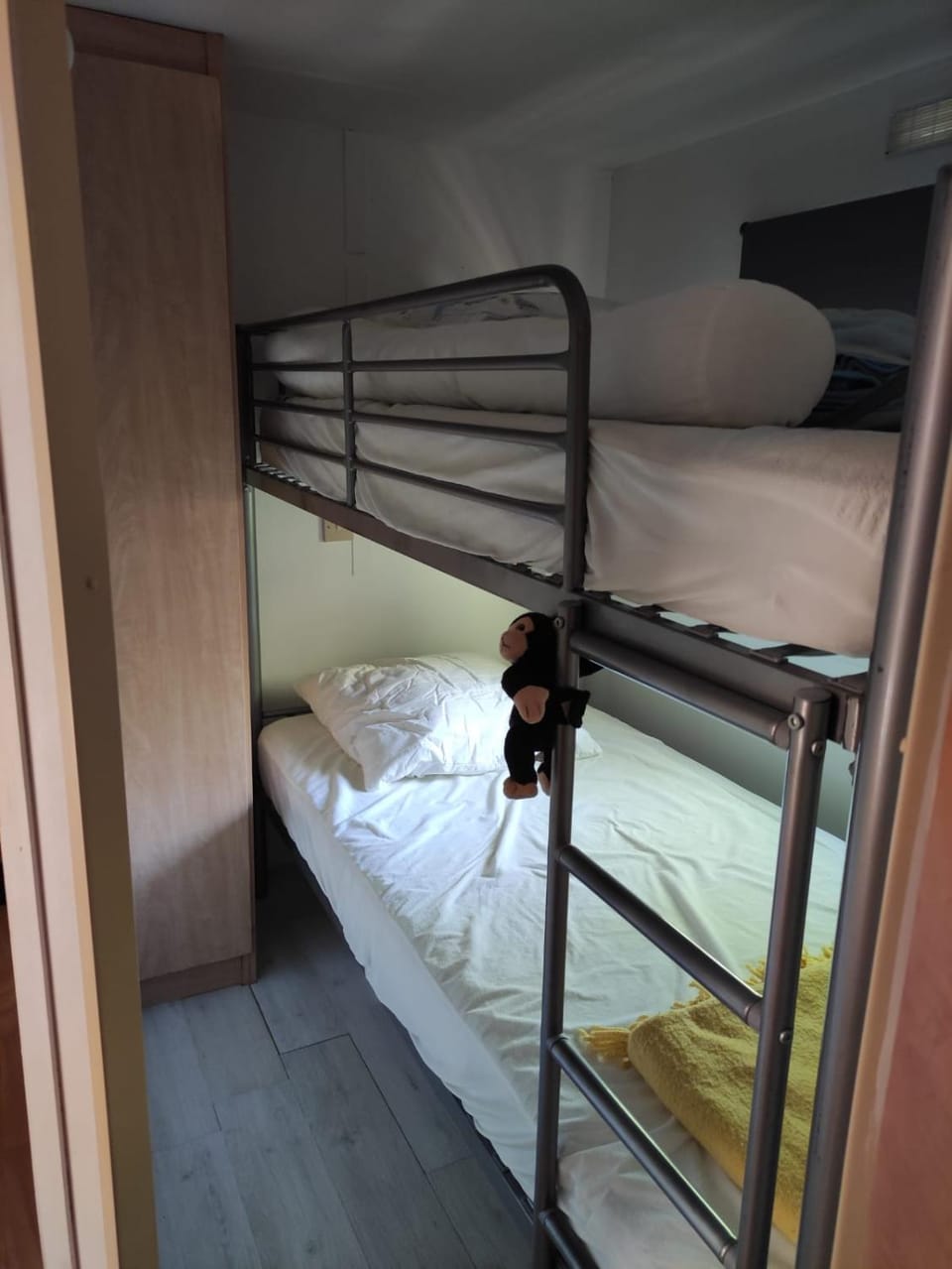 Bedroom, bunk bed