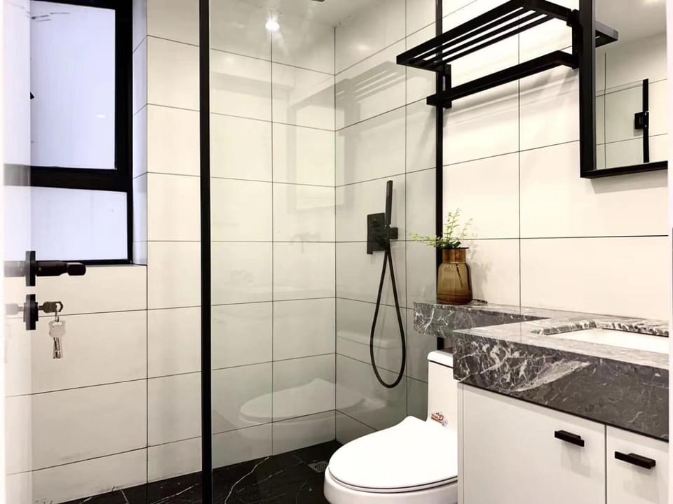 Shower, Bathroom, Internal: Not applicable to any particular room