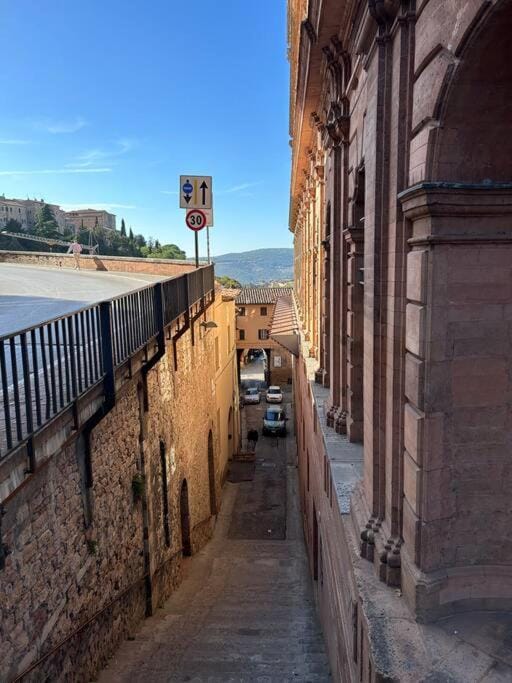 Neighbourhood, Street view, Parking